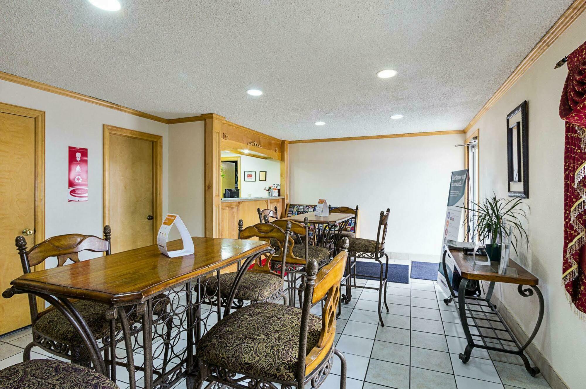Rodeway Inn West Dodge 오마하 외부 사진