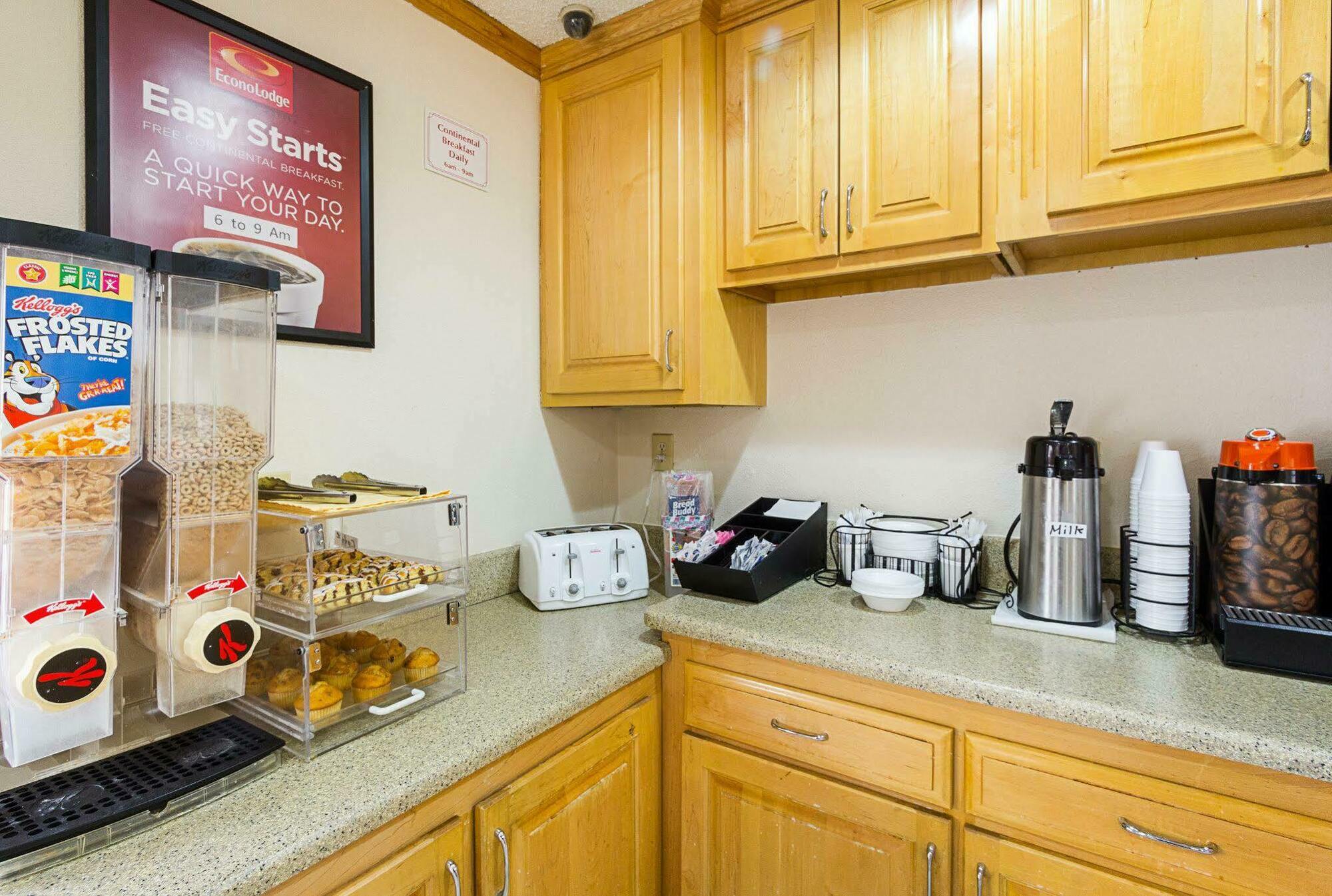Rodeway Inn West Dodge 오마하 외부 사진